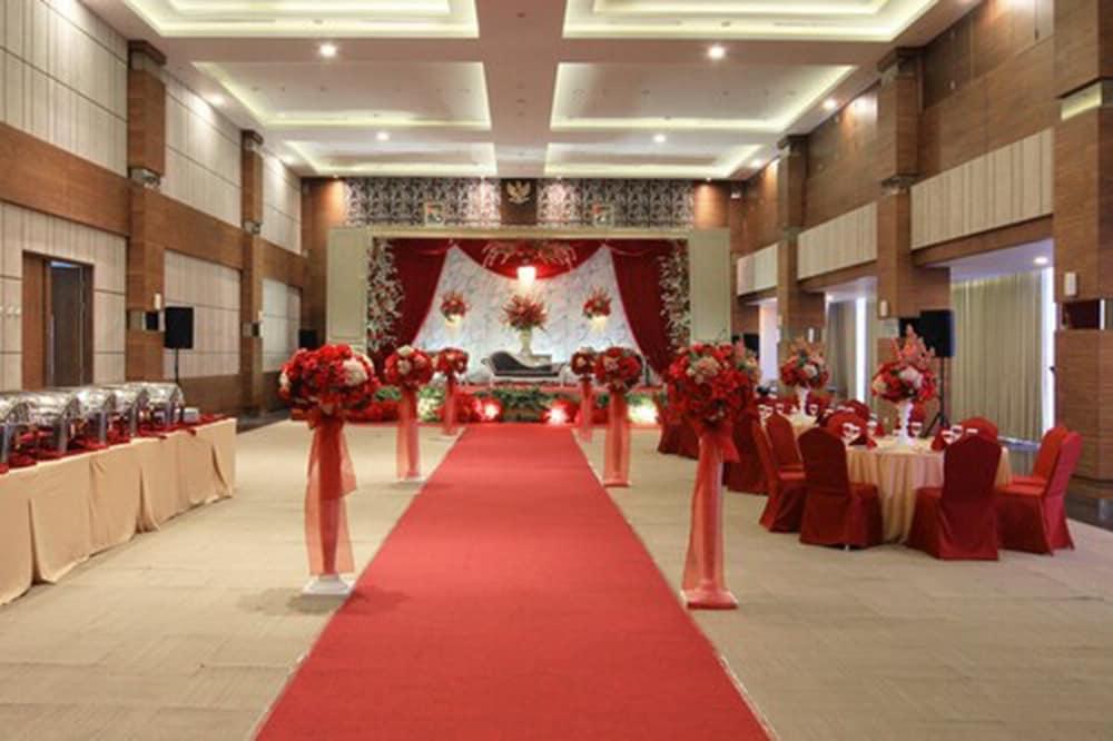 West Point Hotel Bandung Exteriér fotografie
