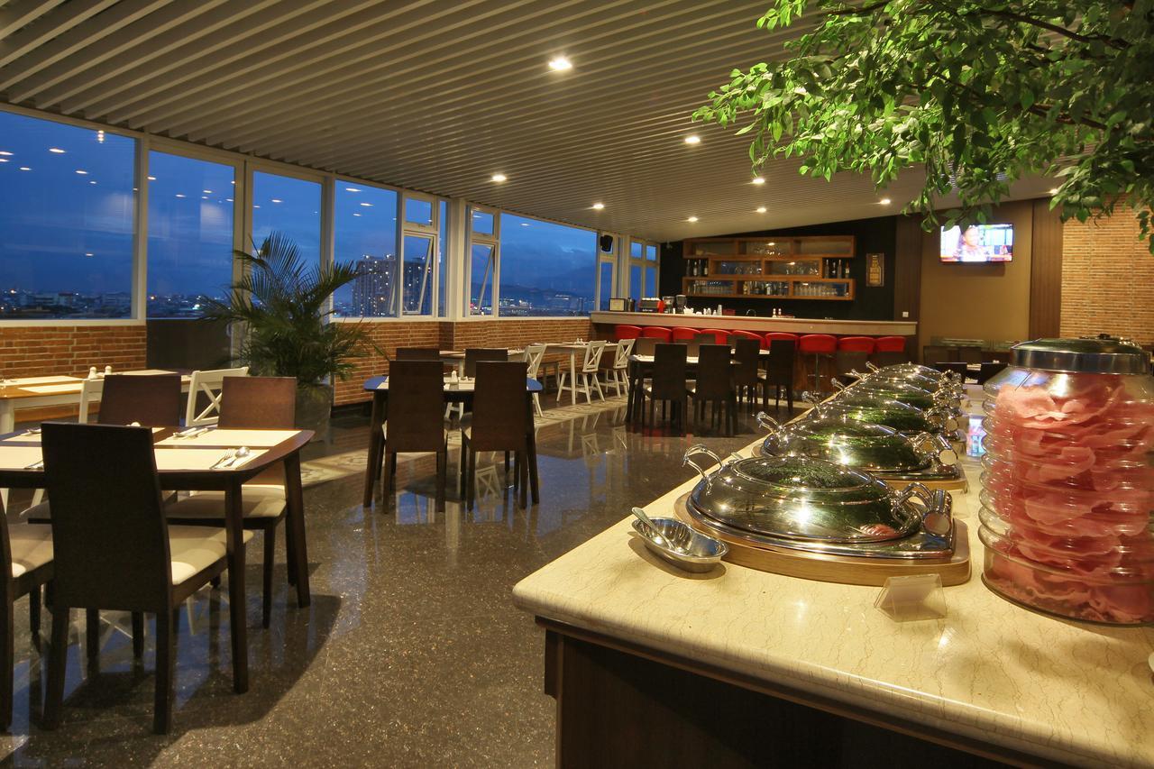 West Point Hotel Bandung Exteriér fotografie