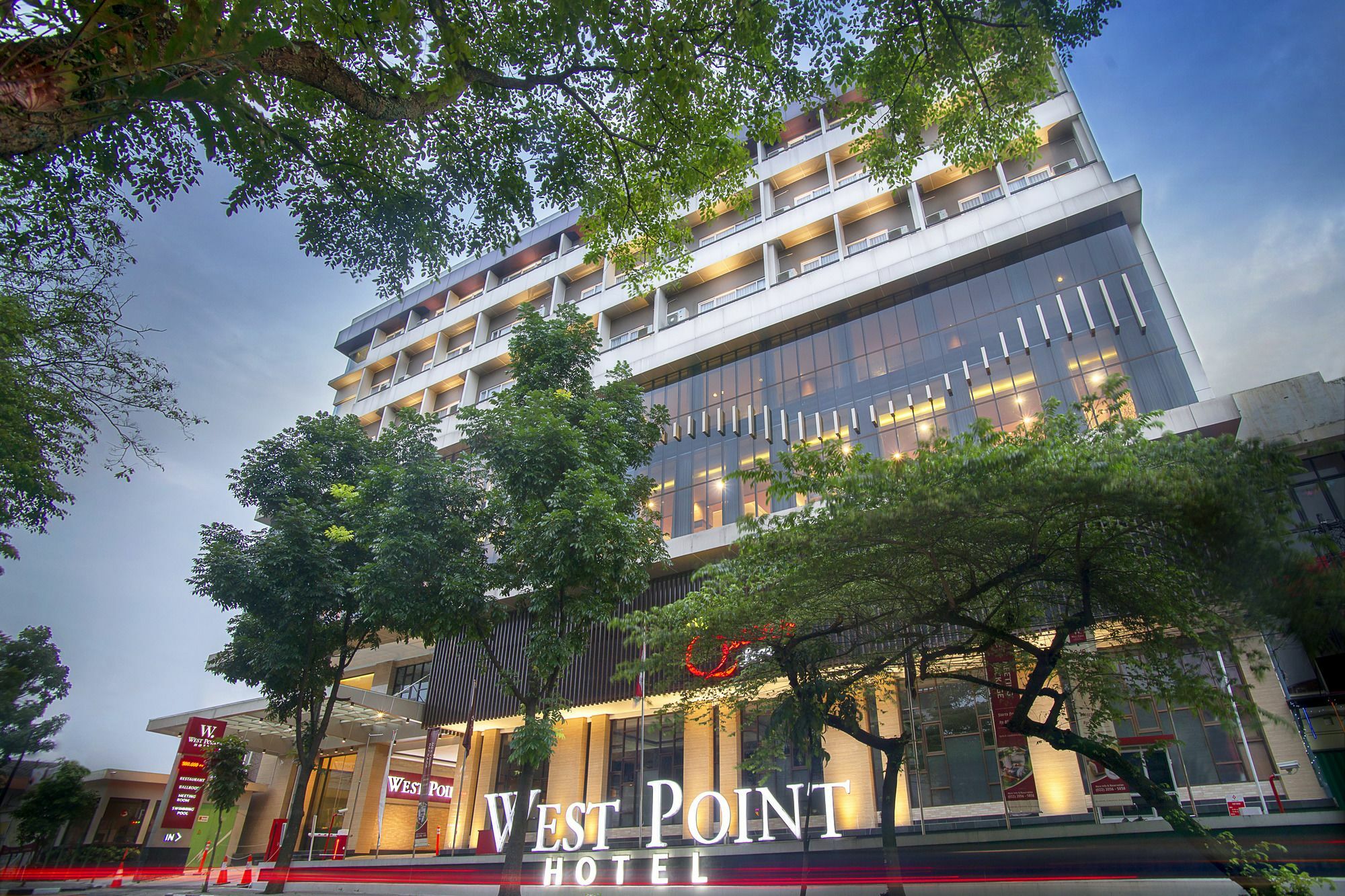 West Point Hotel Bandung Exteriér fotografie